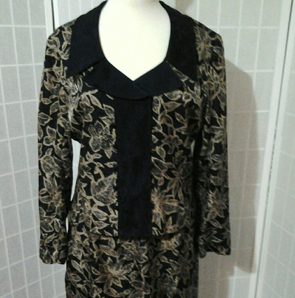 Shomi 100% Silk Skirt Suit